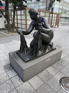 静岡駅前 像